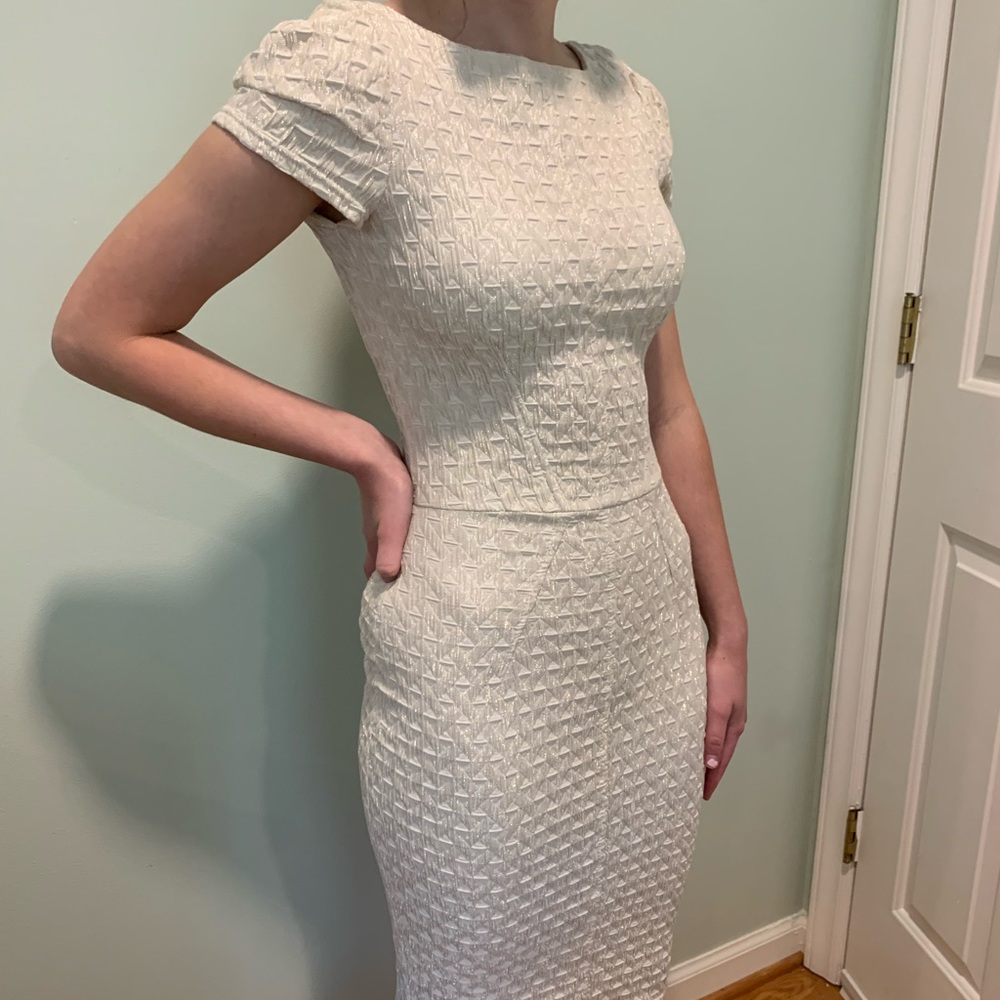 Hourglass below the knee dress SZ. 4